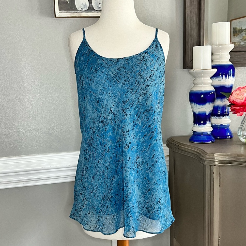 EUC Small Cabi Top Blue Abstract CAbi Blue Tank Top Flowy size small 101